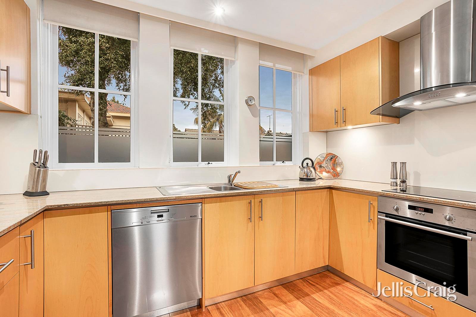 23/6 Balwyn Road, Canterbury image 7