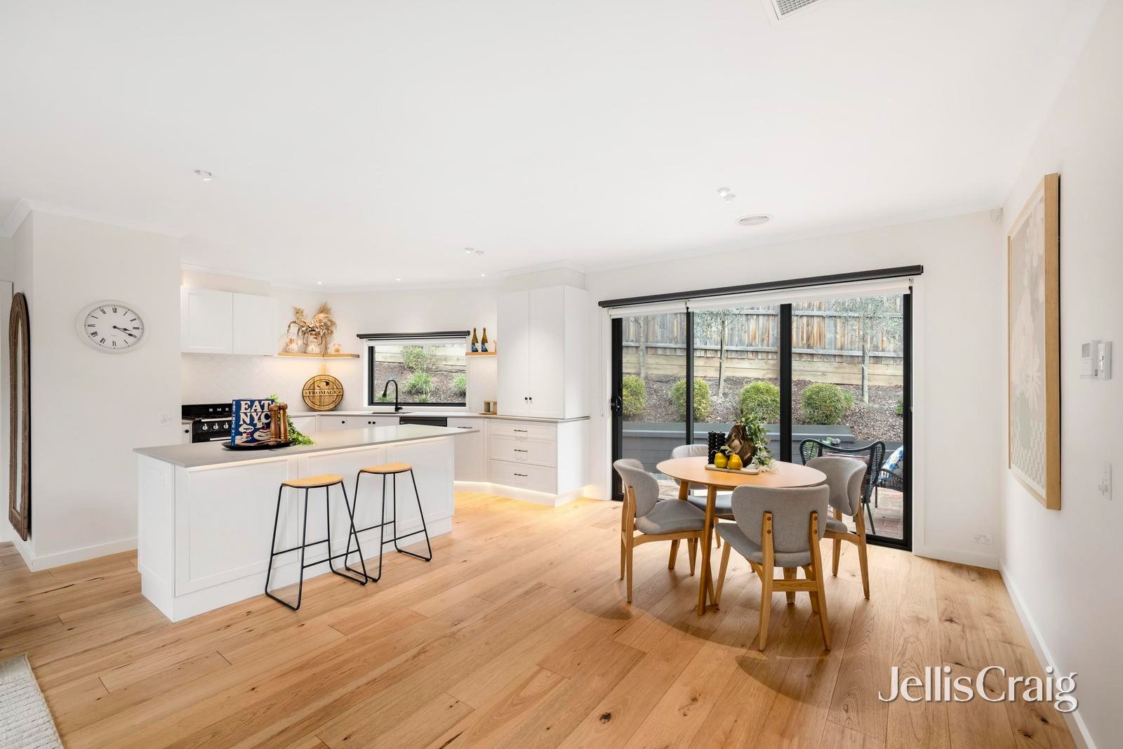 2/36 Batterbee Drive, Mooroolbark image 4