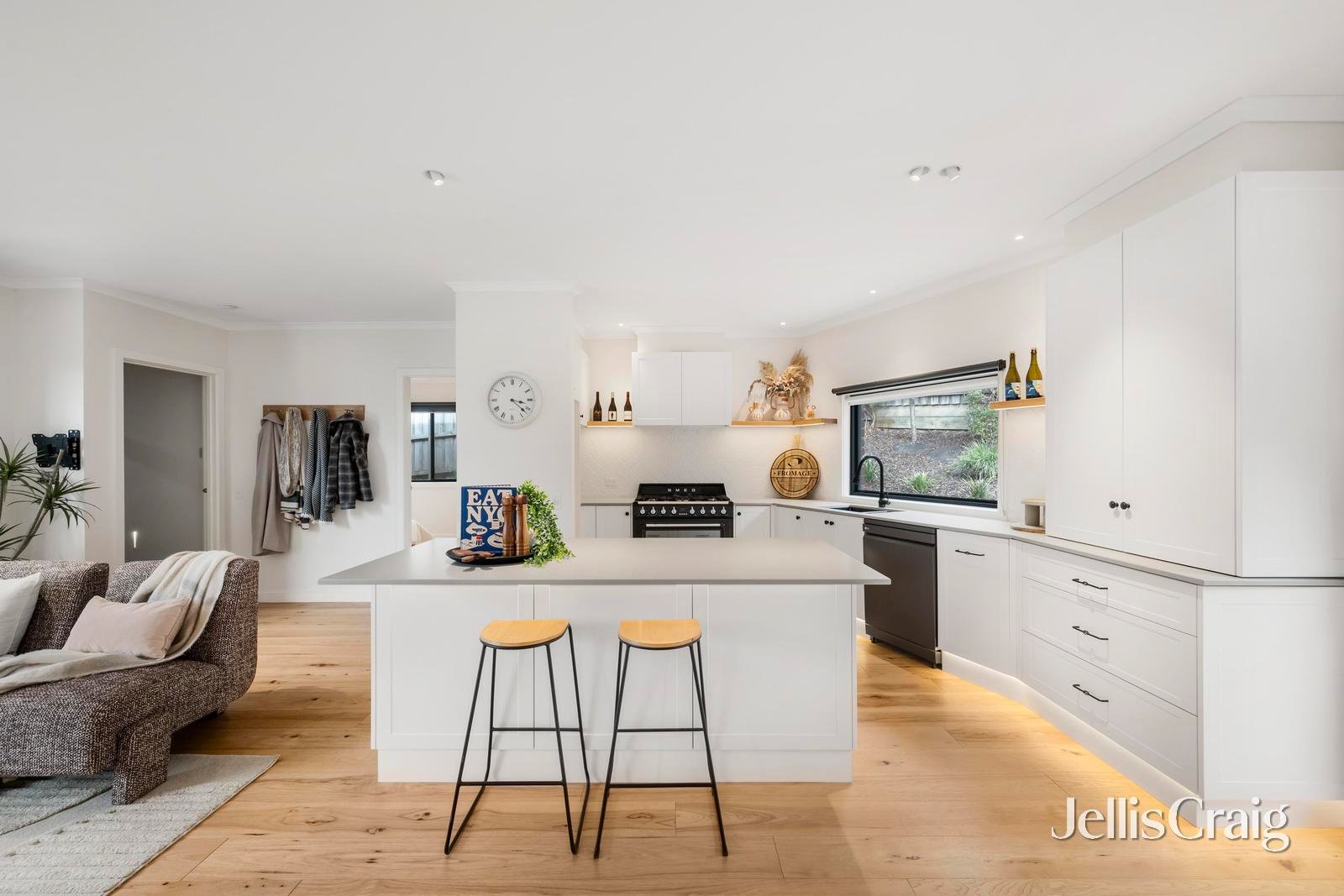 2/36 Batterbee Drive, Mooroolbark image 5