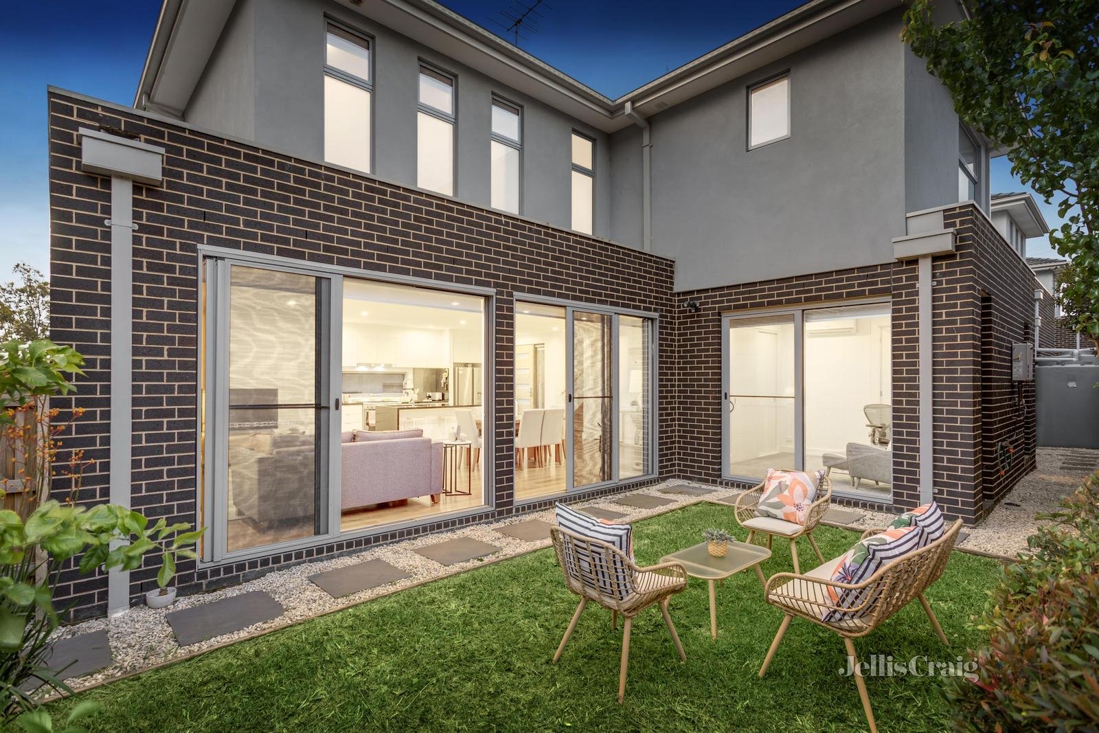 2/36 Boronia Grove, Doncaster East image 12