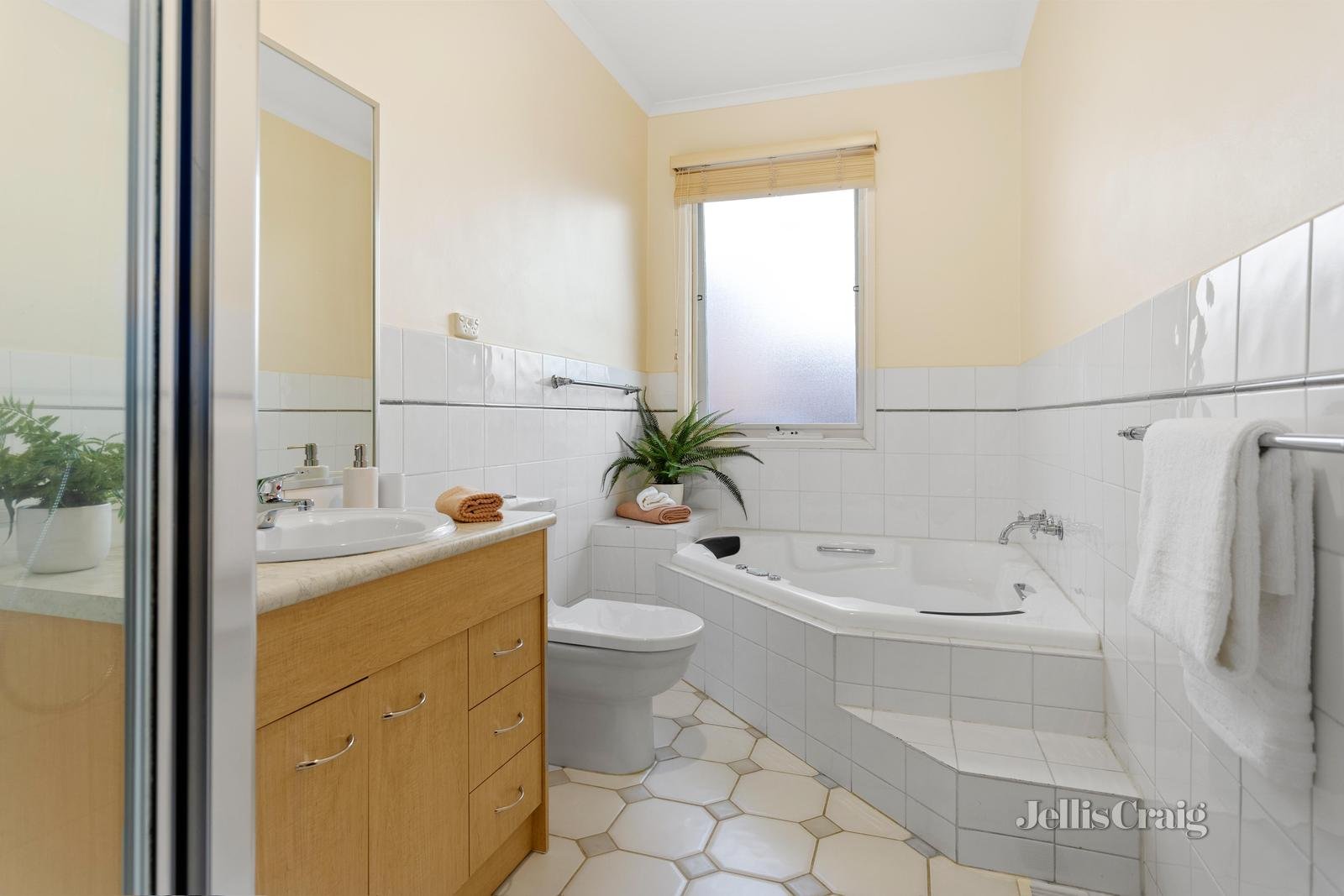 2/36 Daniell Place, Kew image 13