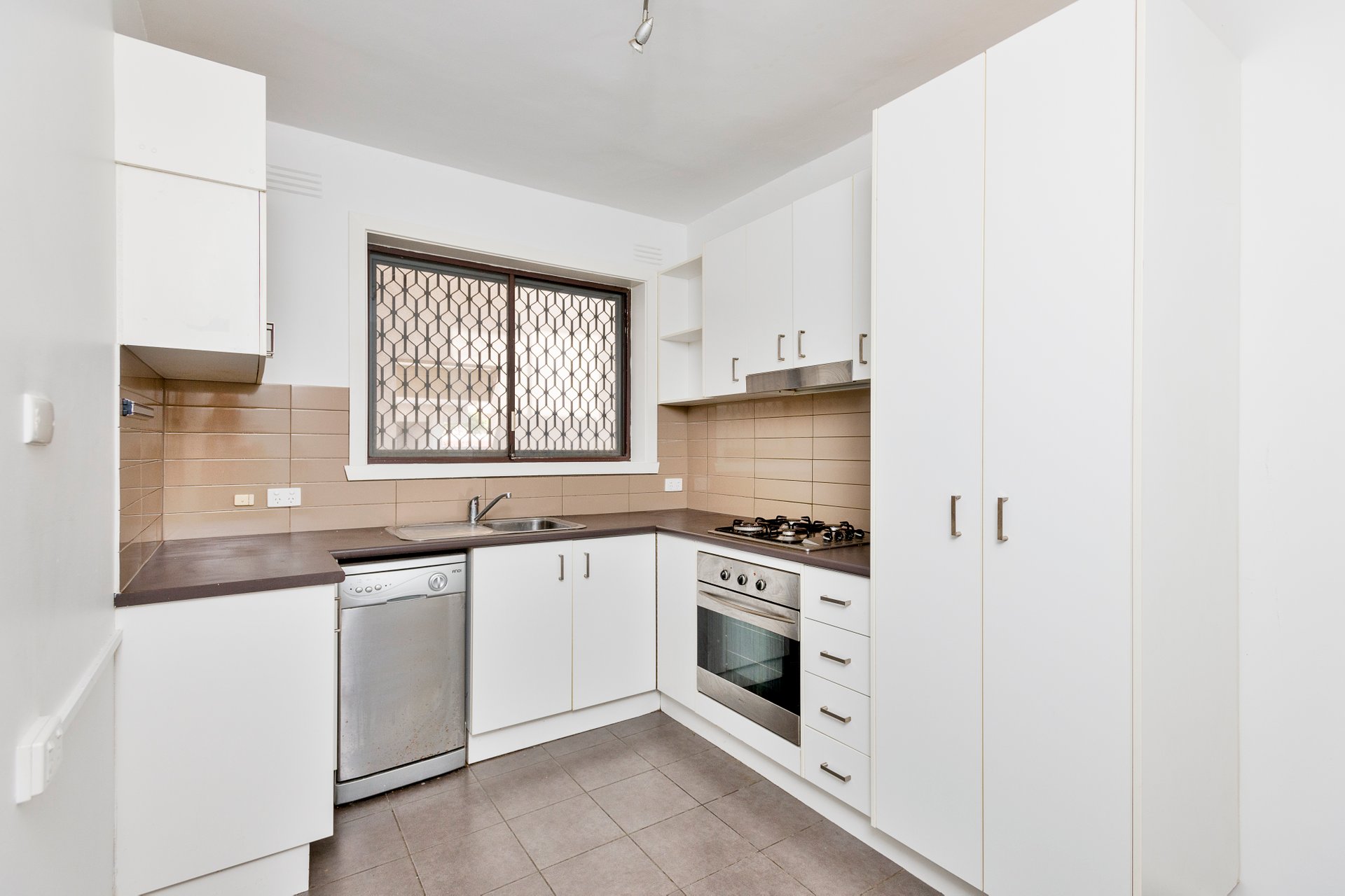 2/36 Empire Street, Footscray image 2