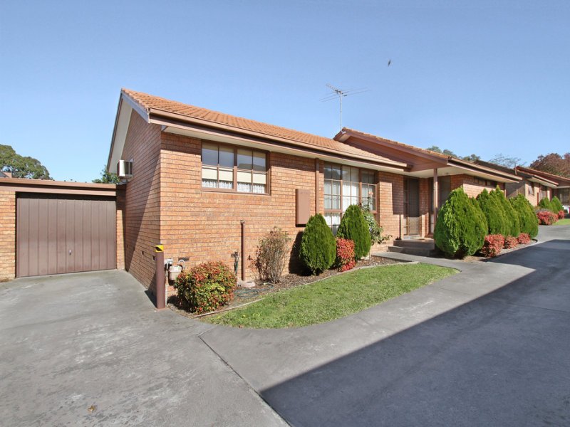 2/36 Lusher Road, Croydon image 1