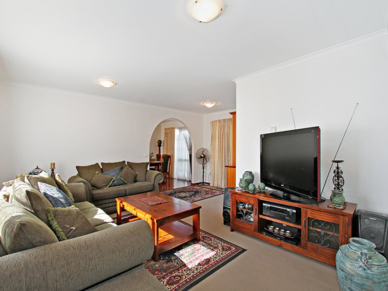 2/36 Lusher Road, Croydon image 3