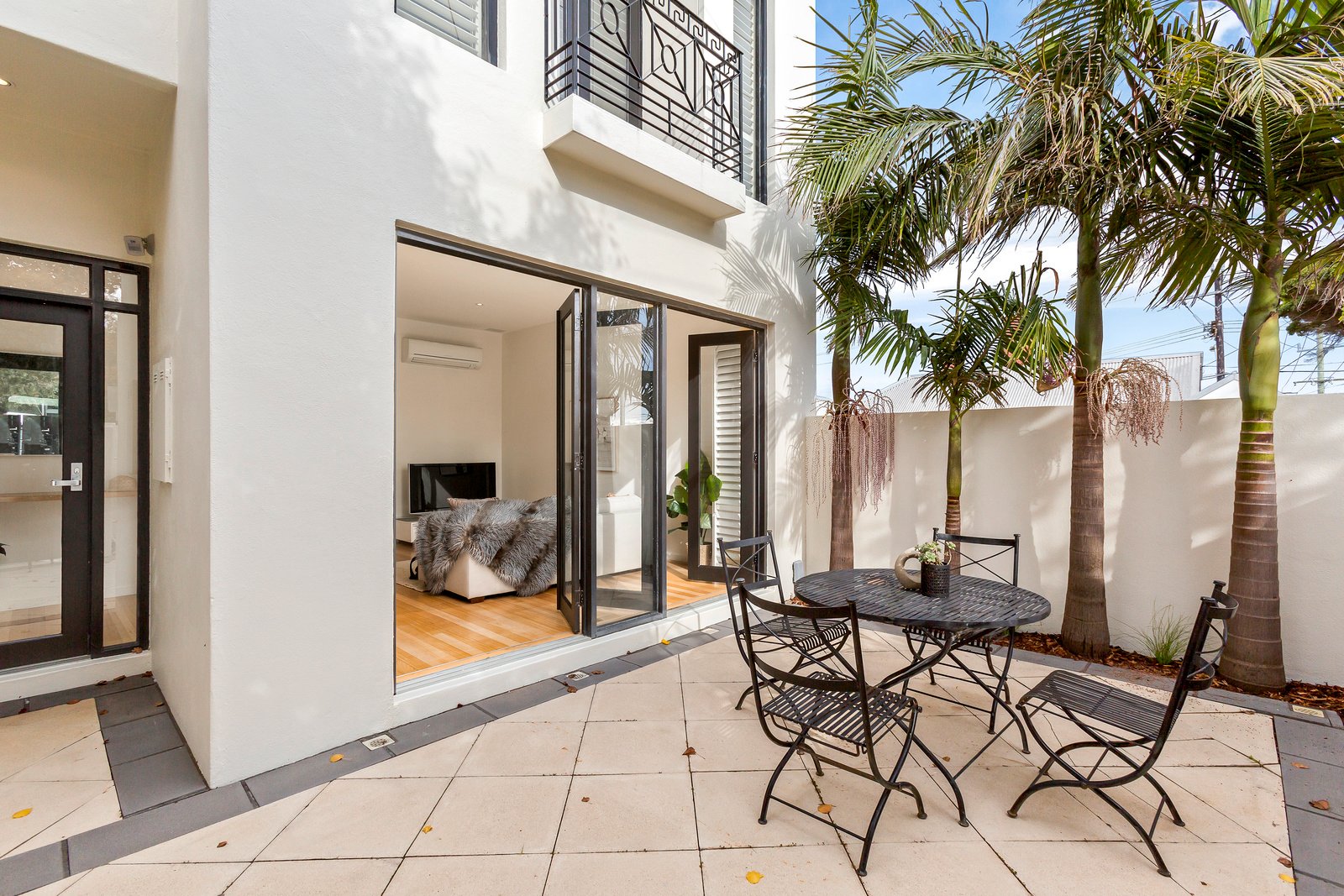 2/36 McKillop Street, Geelong image 2