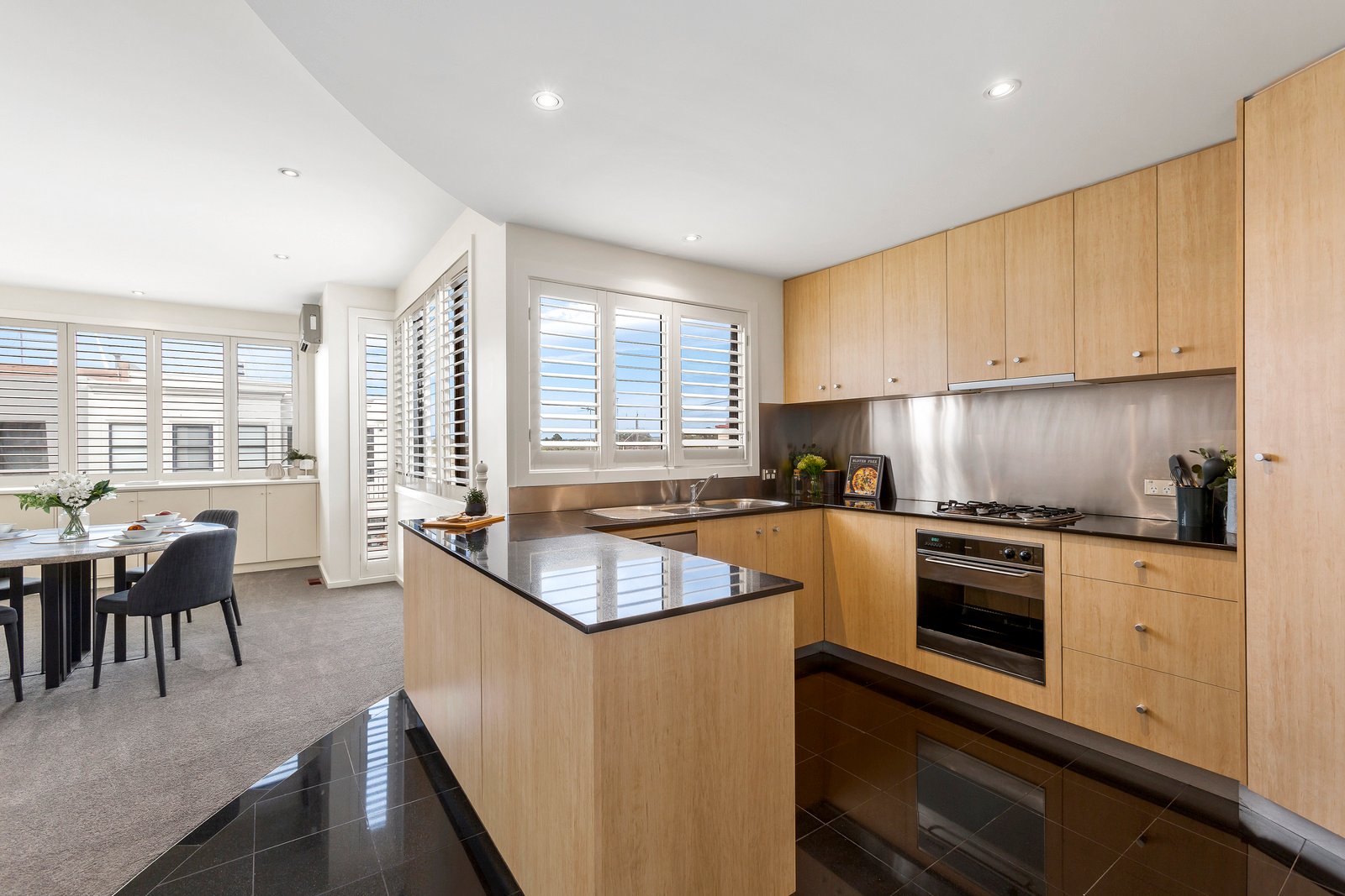 2/36 McKillop Street, Geelong image 4