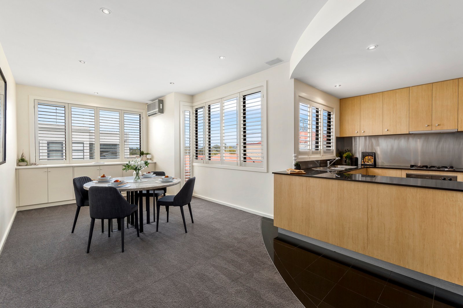 2/36 McKillop Street, Geelong image 5