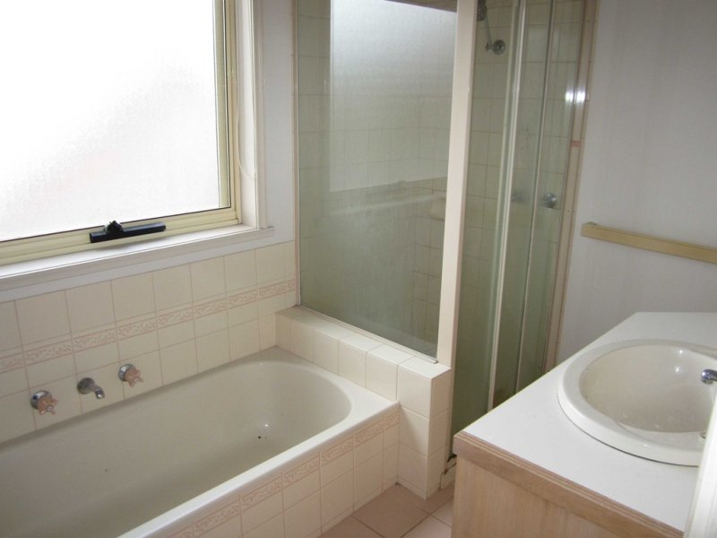 2/36 Oberon Drive, Belmont image 4