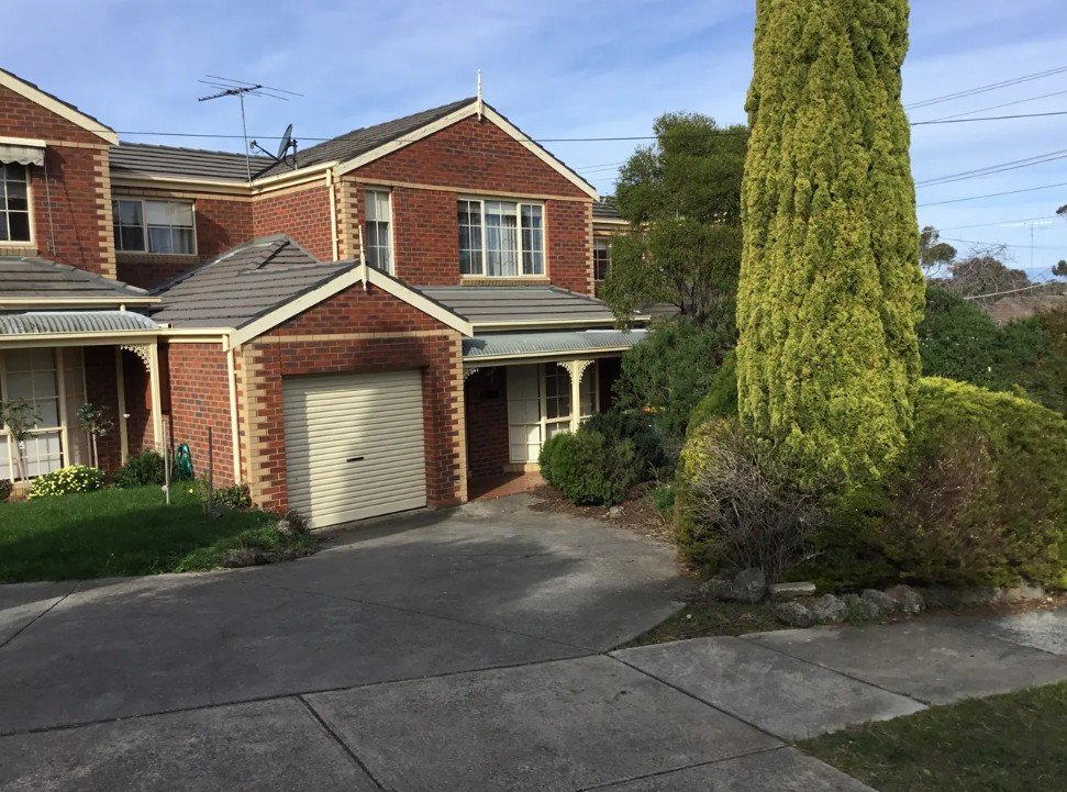 2/36 Oberon Drive, Belmont image 1