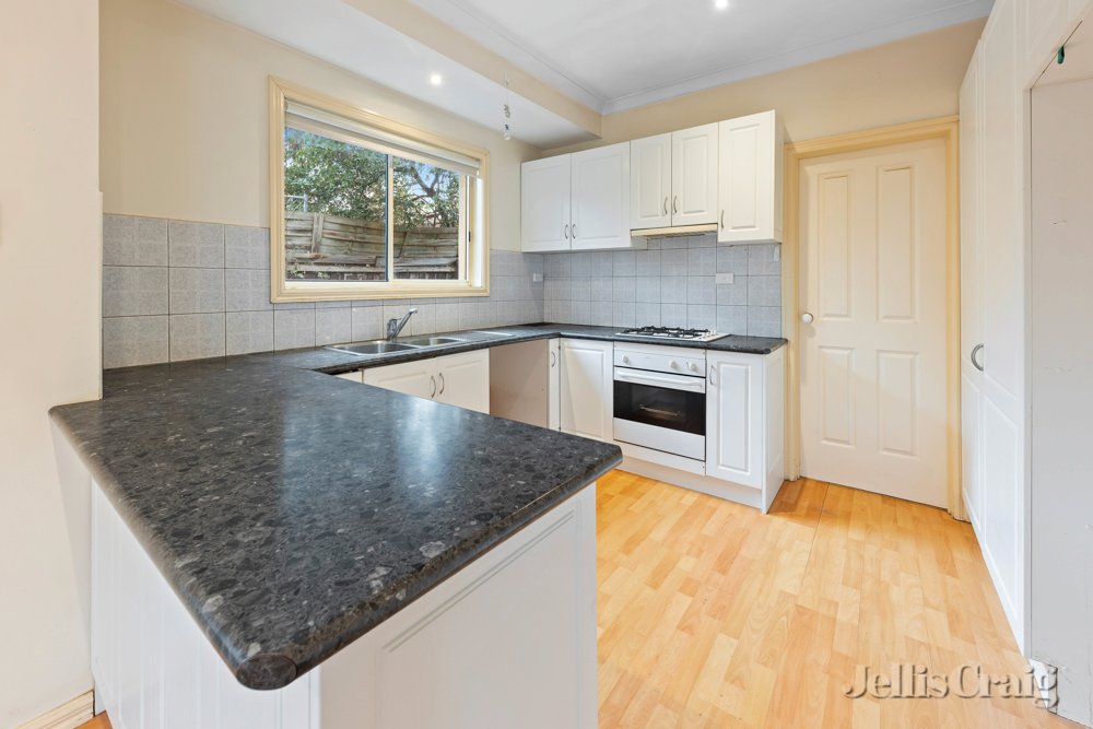 2/36 Strathmerton Street, Reservoir image 2