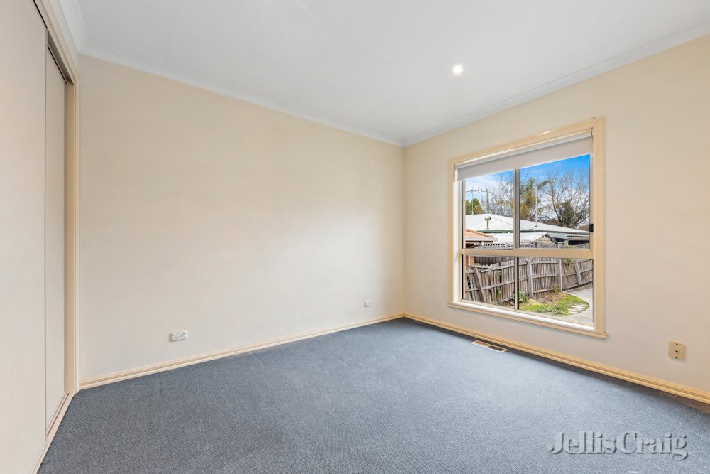 2/36 Strathmerton Street, Reservoir image 4