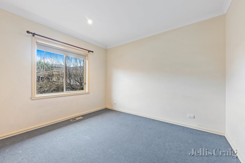 2/36 Strathmerton Street, Reservoir image 5