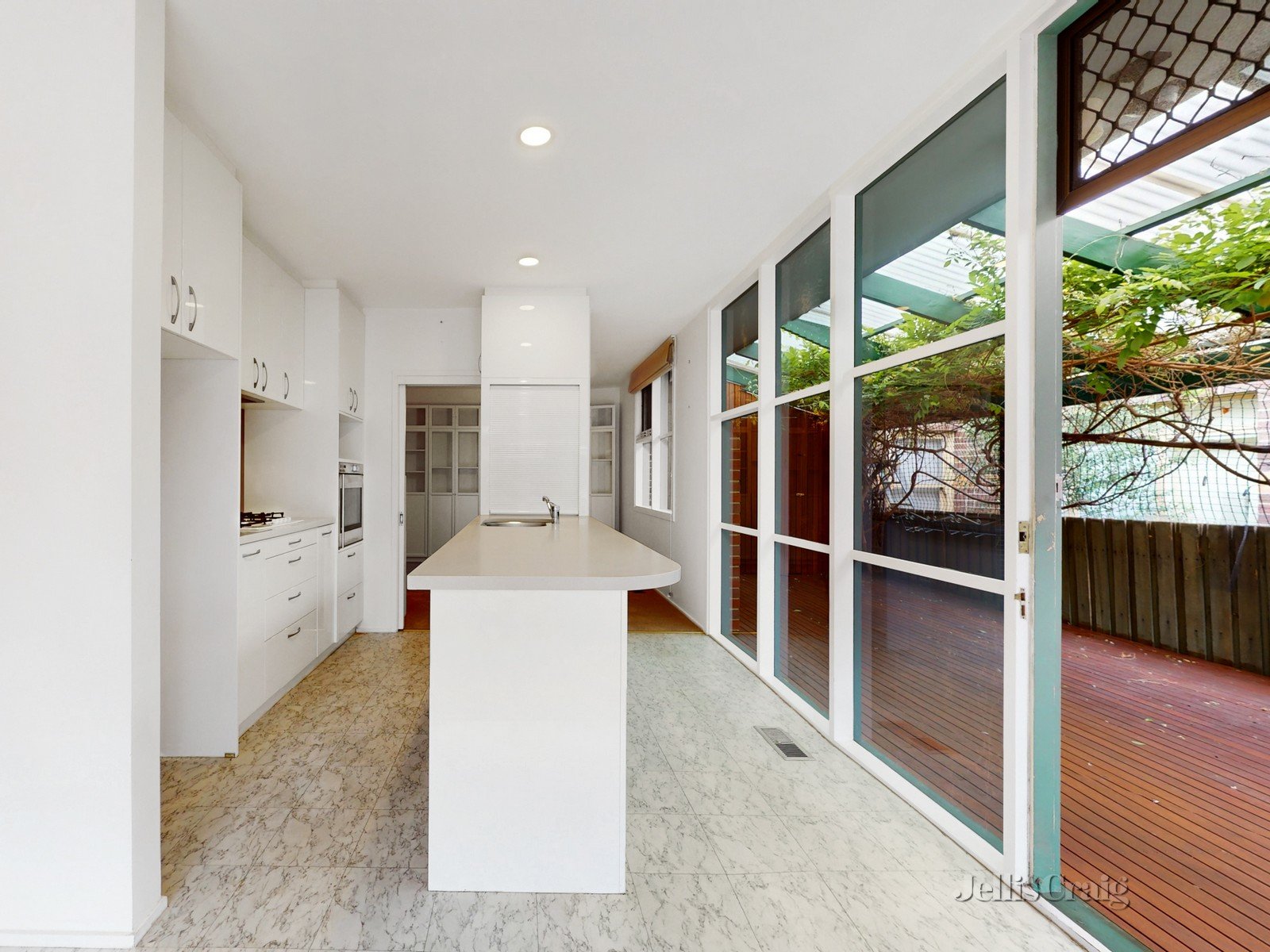 2/36 Sycamore St, Malvern East image 3