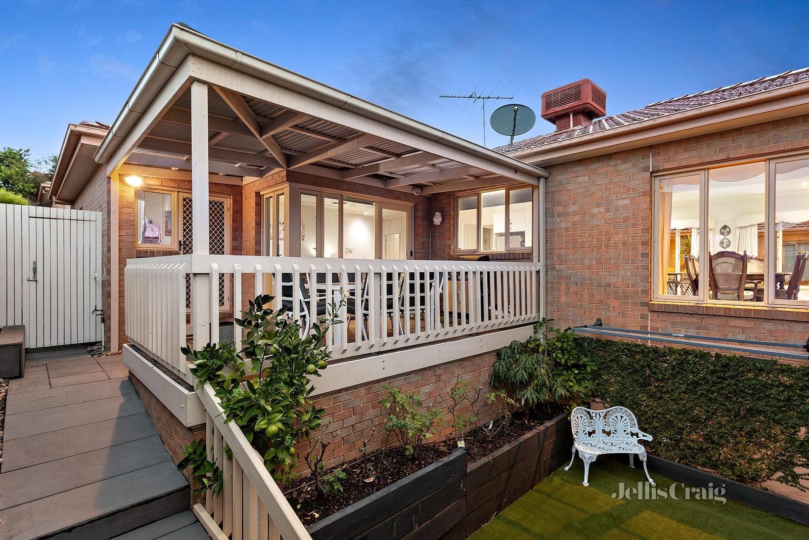 2/360 Doncaster Road, Balwyn North image 9