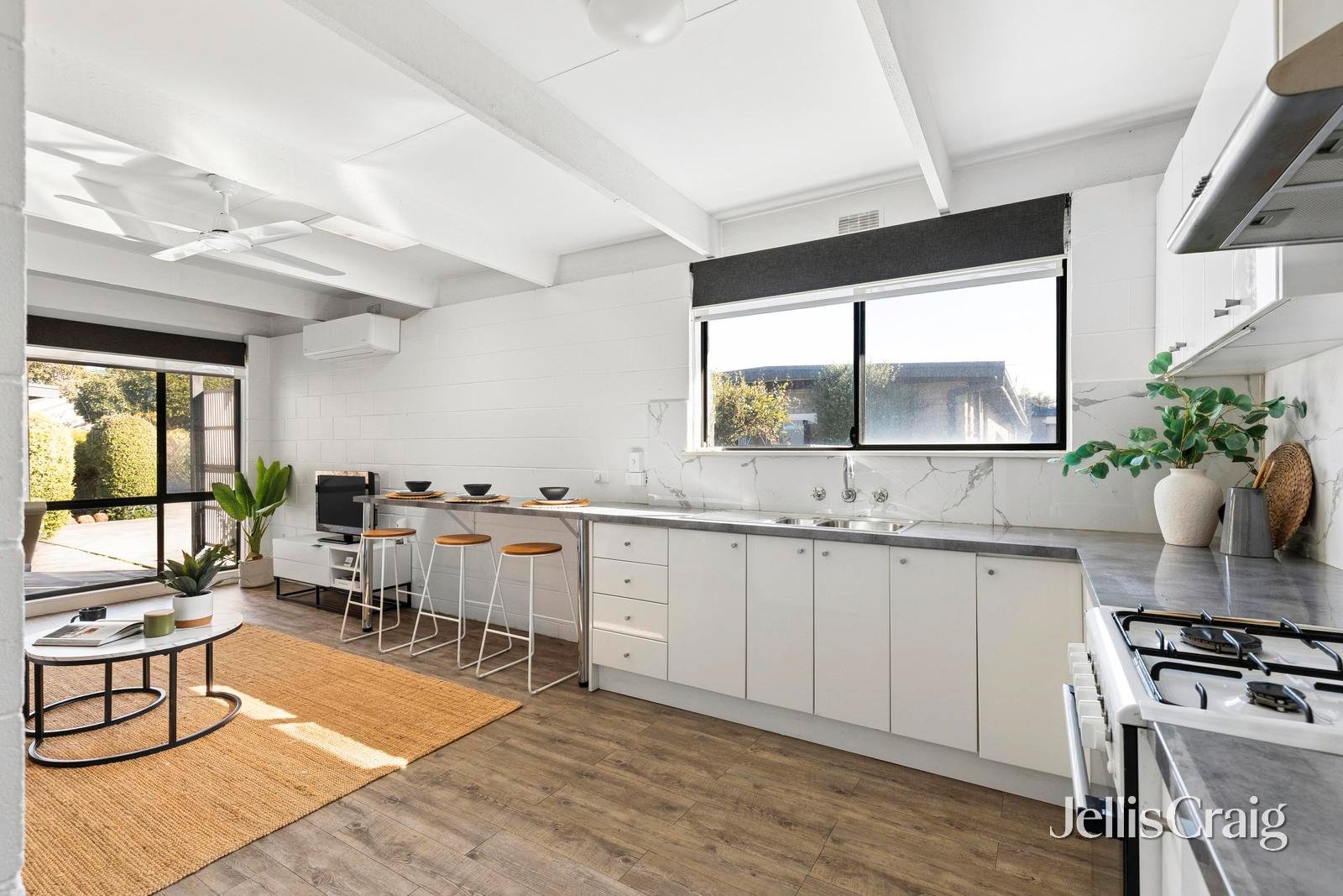 2/368 Autumn Street, Herne&nbsp;Hill image 3