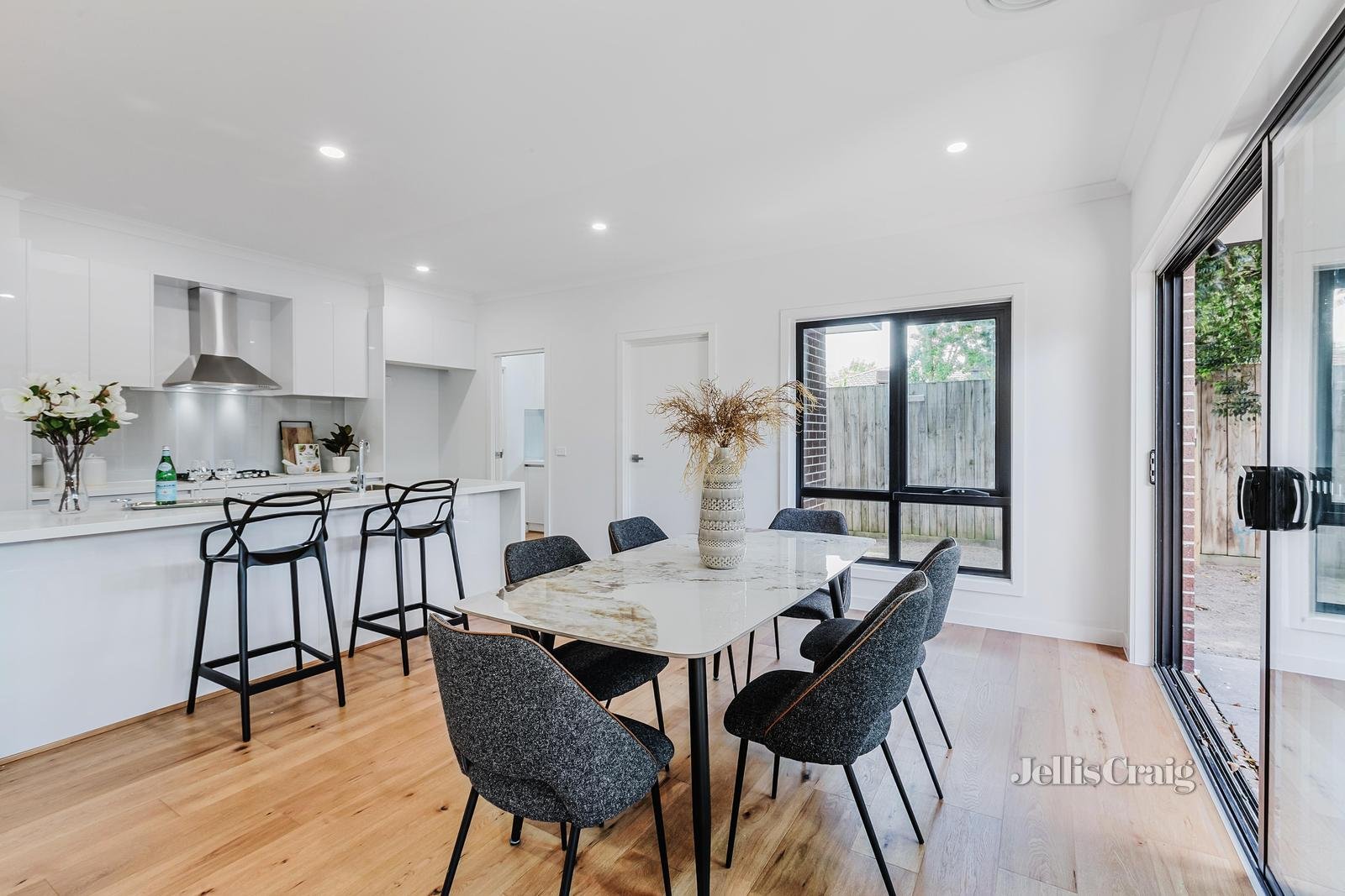 2/368 Stephensons Road, Mount Waverley image 5