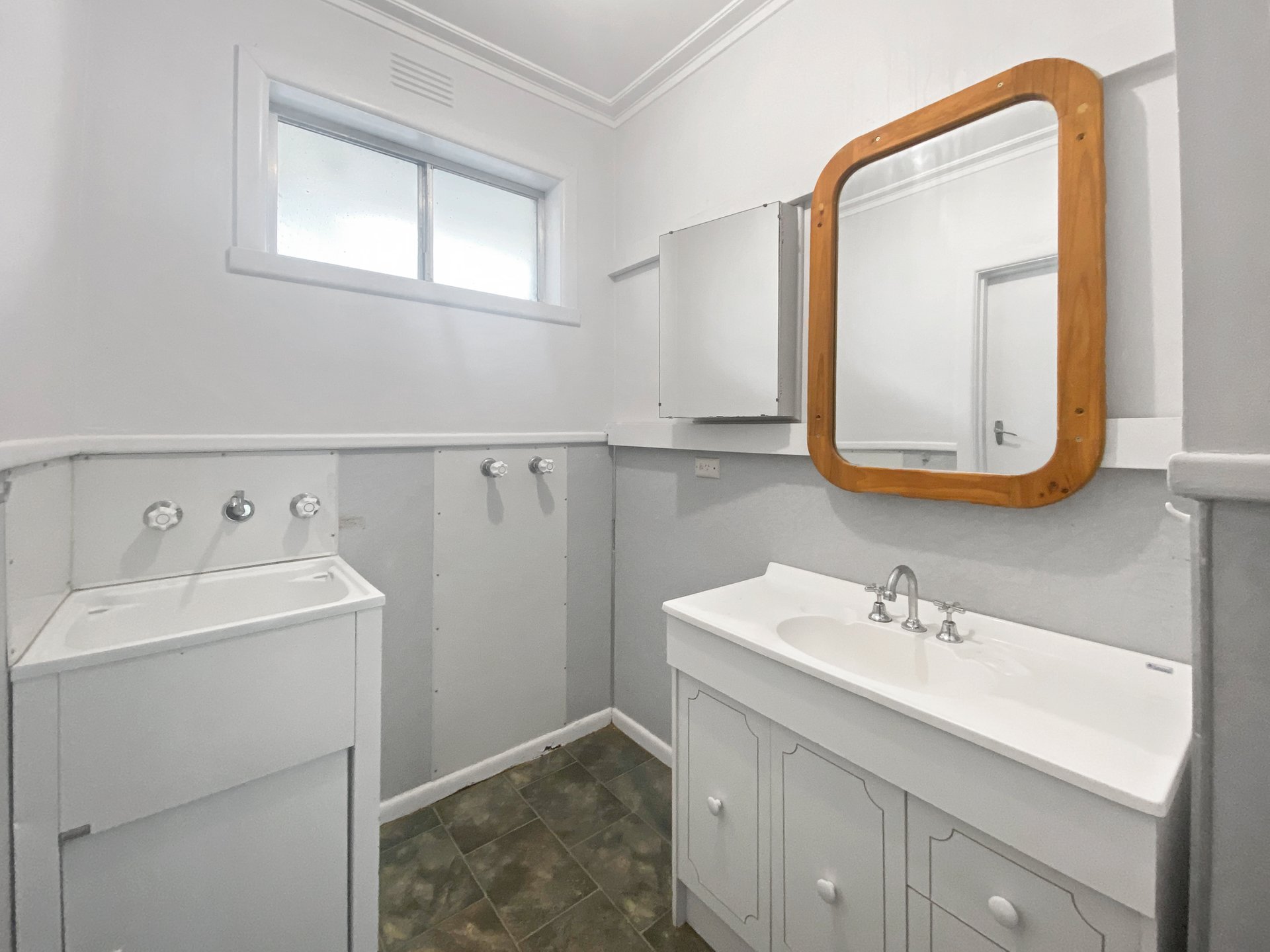2/37-39 Clarke Street Street, Newtown image 5