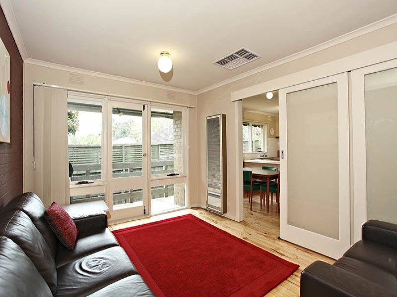 2/37 Albert Street, Ringwood image 2