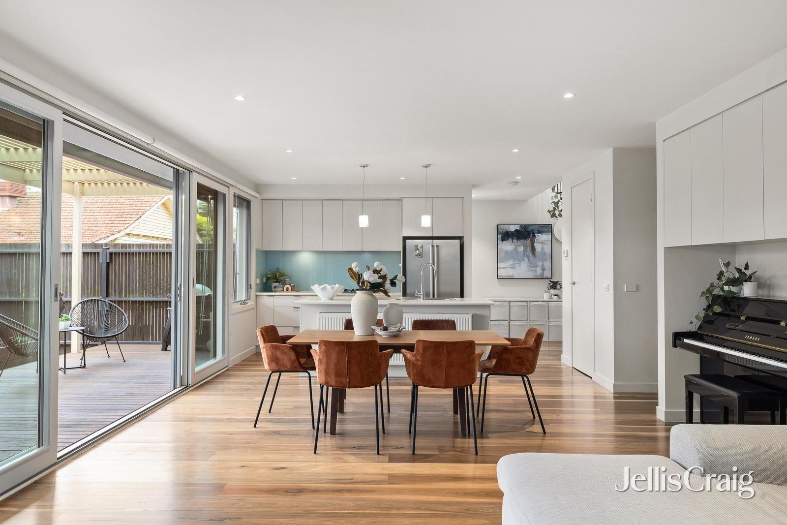 2/37 Barton Street, Surrey&nbsp;Hills image 2