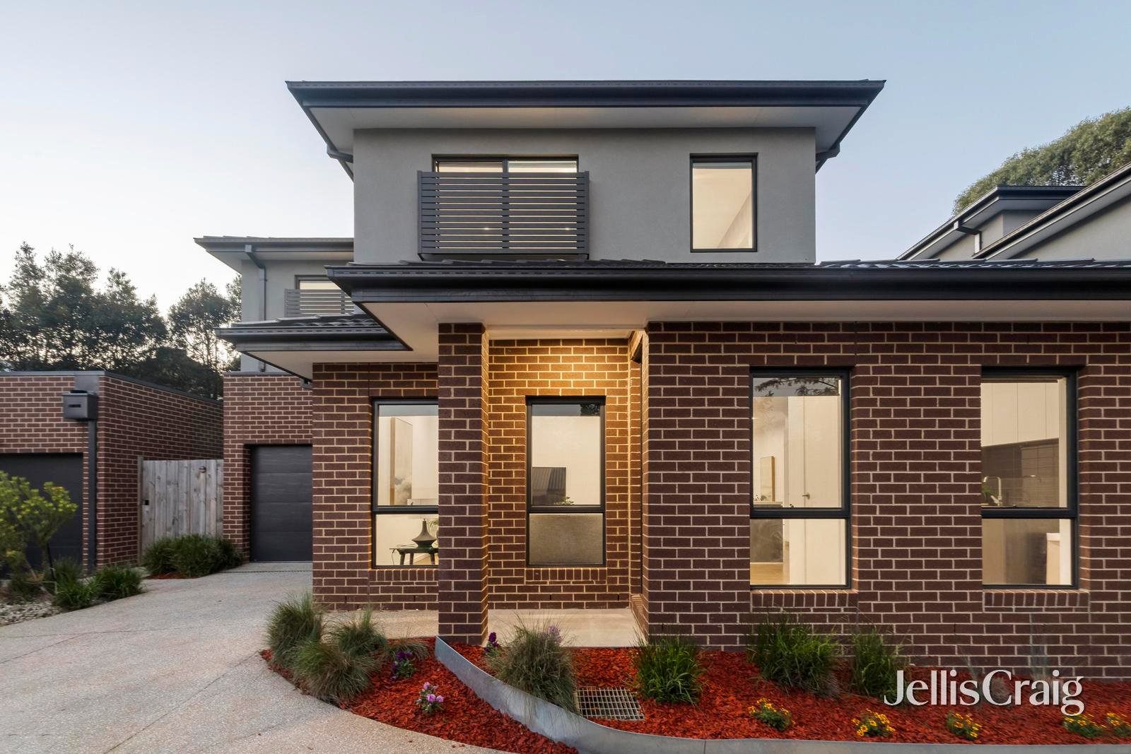 2/37 Drysdale Street, Yallambie image 1