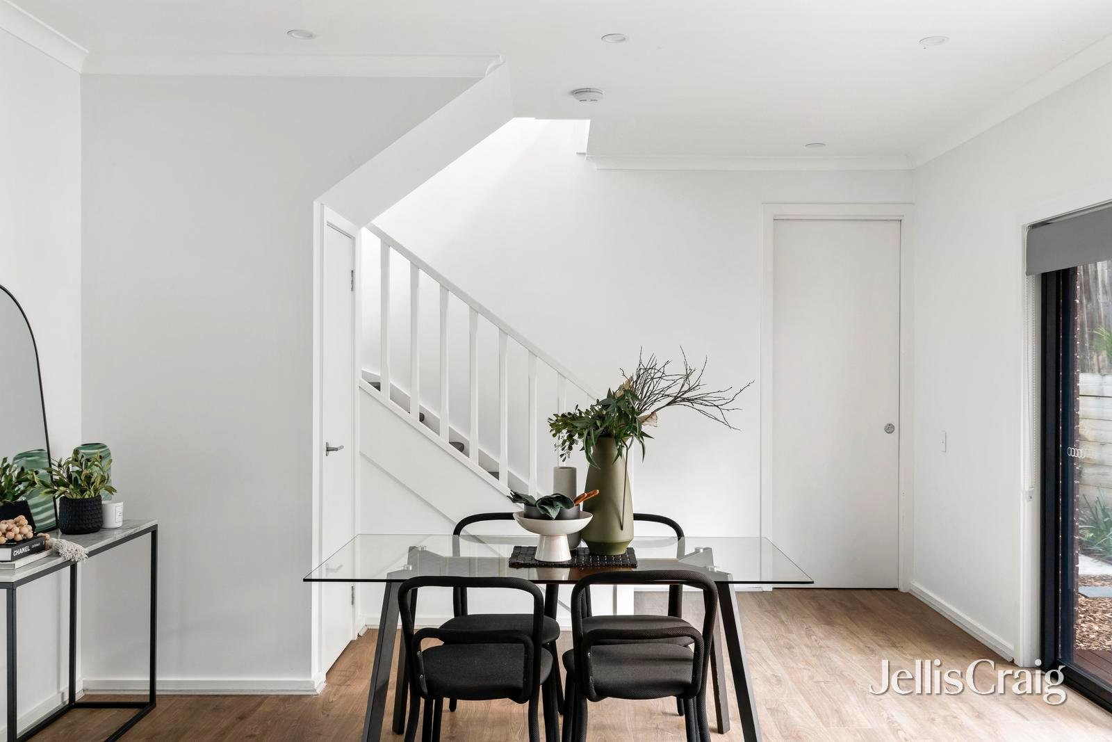 2/37 Drysdale Street, Yallambie image 5