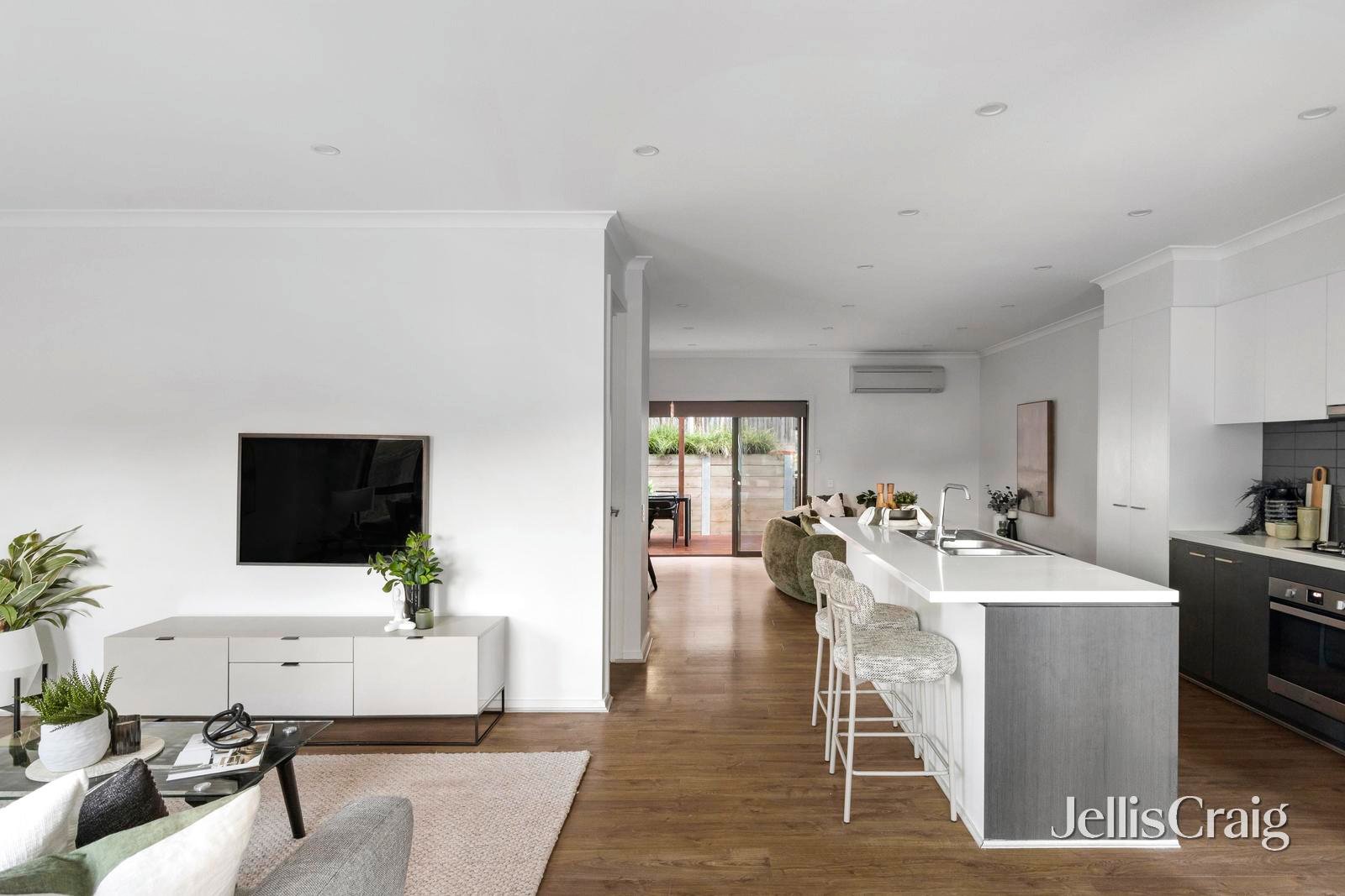 2/37 Drysdale Street, Yallambie image 8