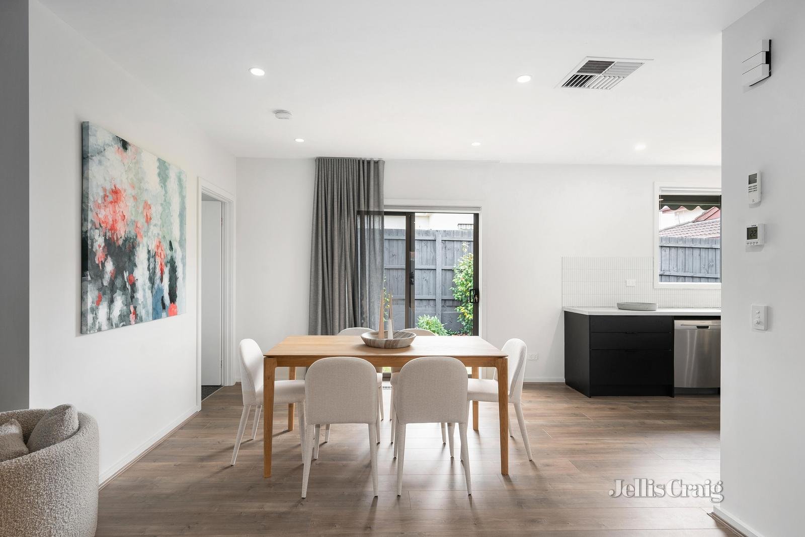 2/37 Hartwood Street, Kew East image 3