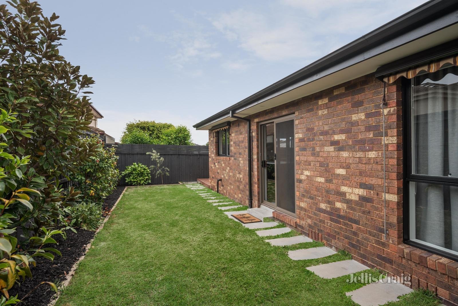 2/37 Hartwood Street, Kew East image 13