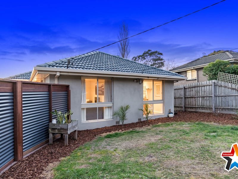 237 Manchester Road, Mooroolbark image 1