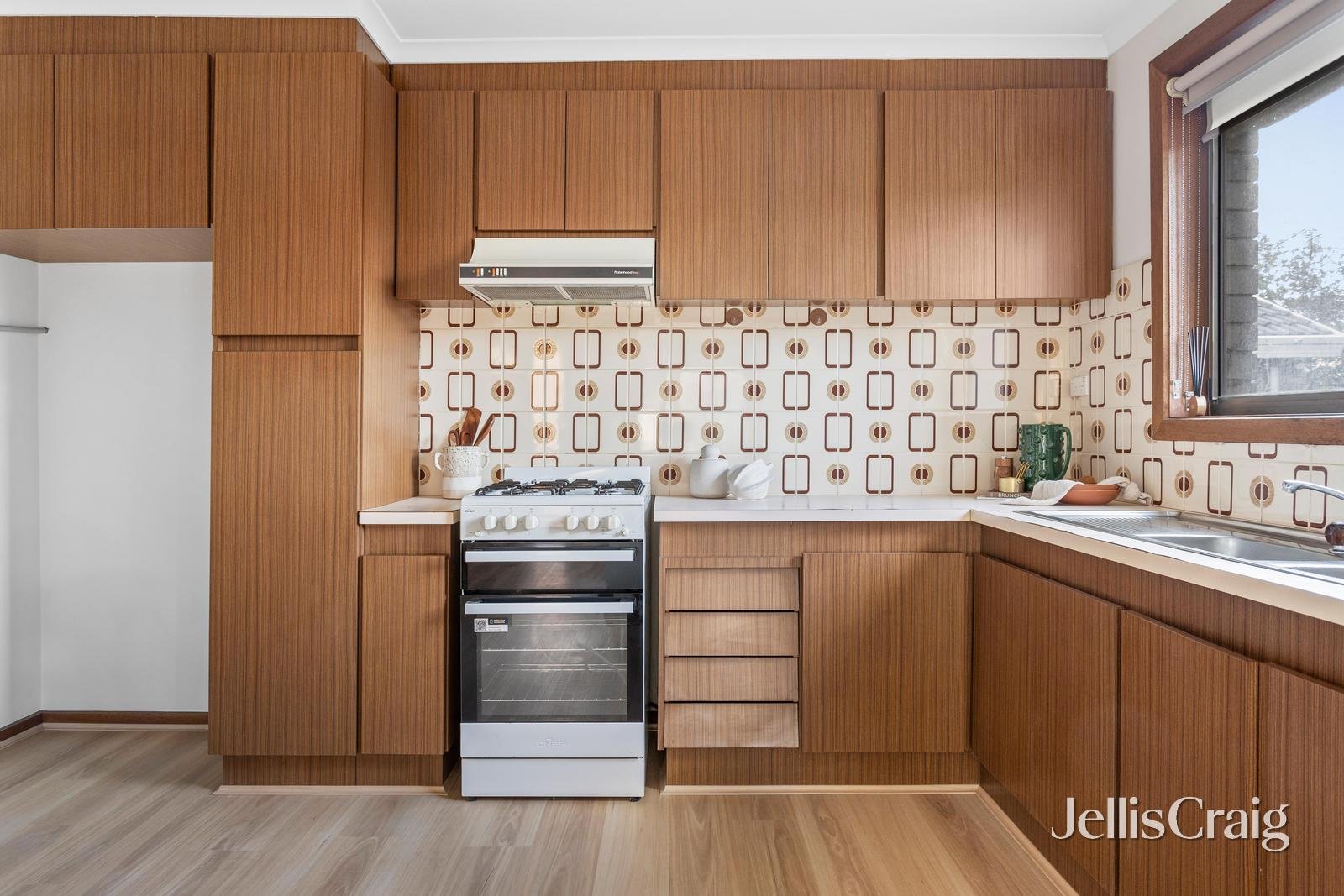 2/37 Millicent Street, Rosanna image 3