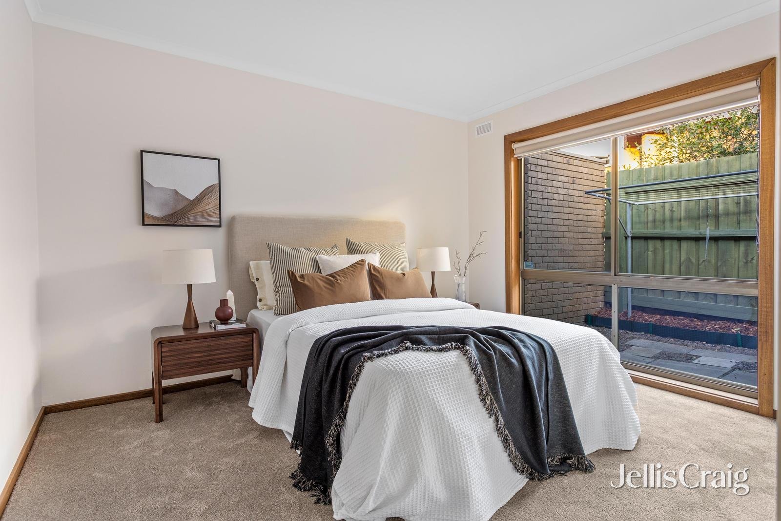 2/37 Millicent Street, Rosanna image 5