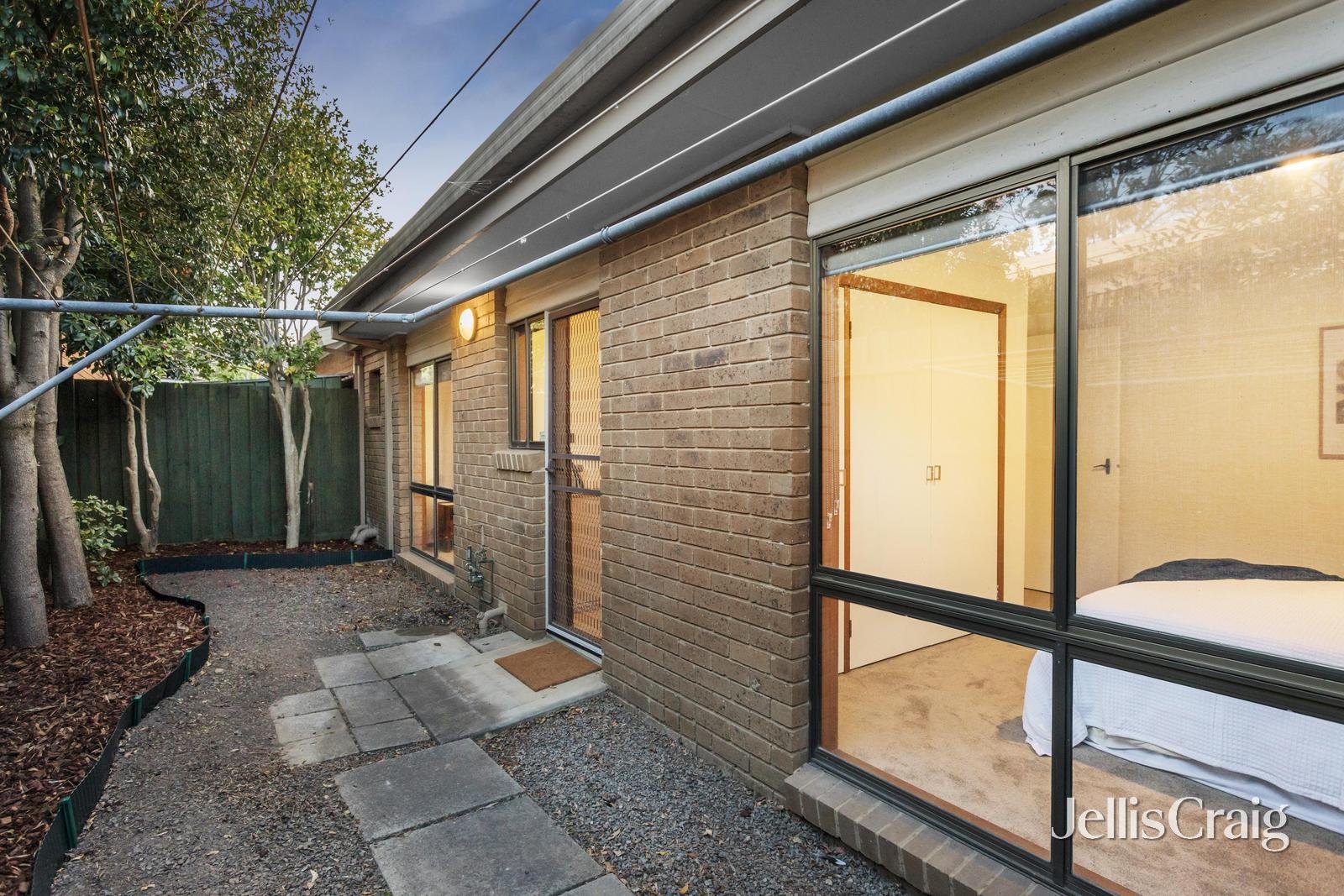 2/37 Millicent Street, Rosanna image 9
