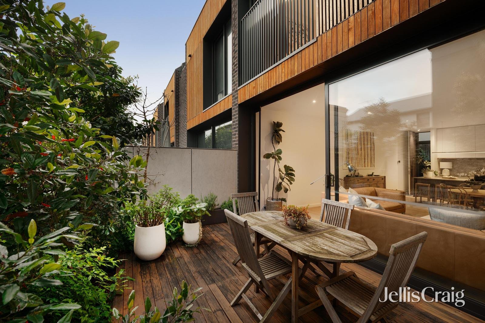 2/37 Robinson Road, Hawthorn image 3