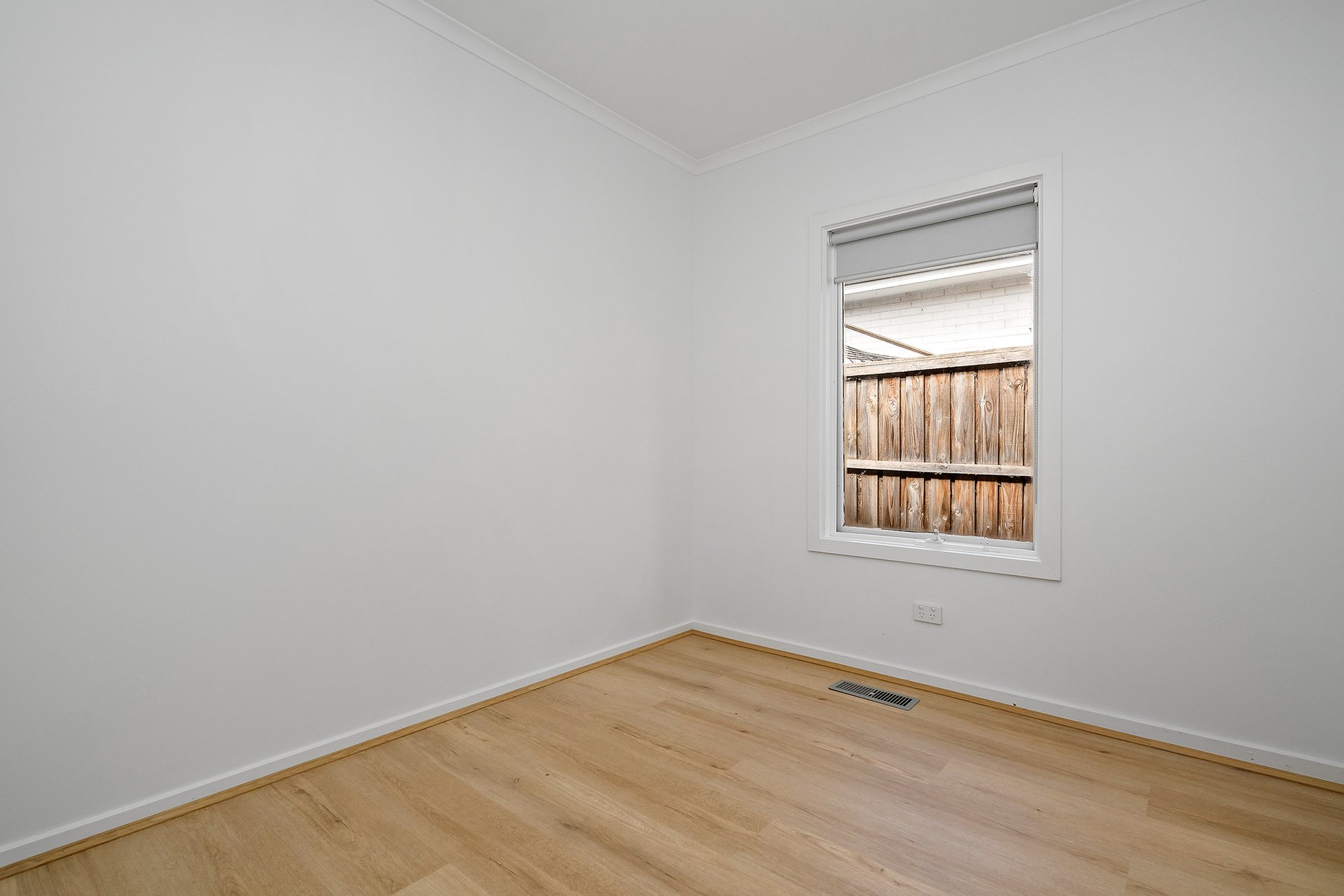 Property Gallery Thumbnail 6