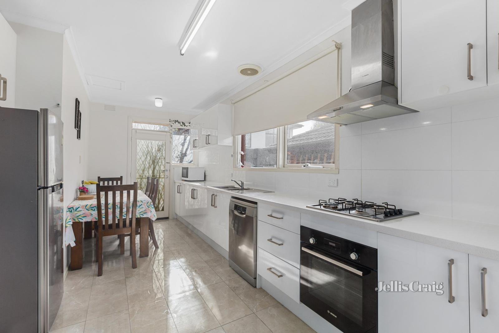 2/37 Simpsons Road, Box Hill image 3