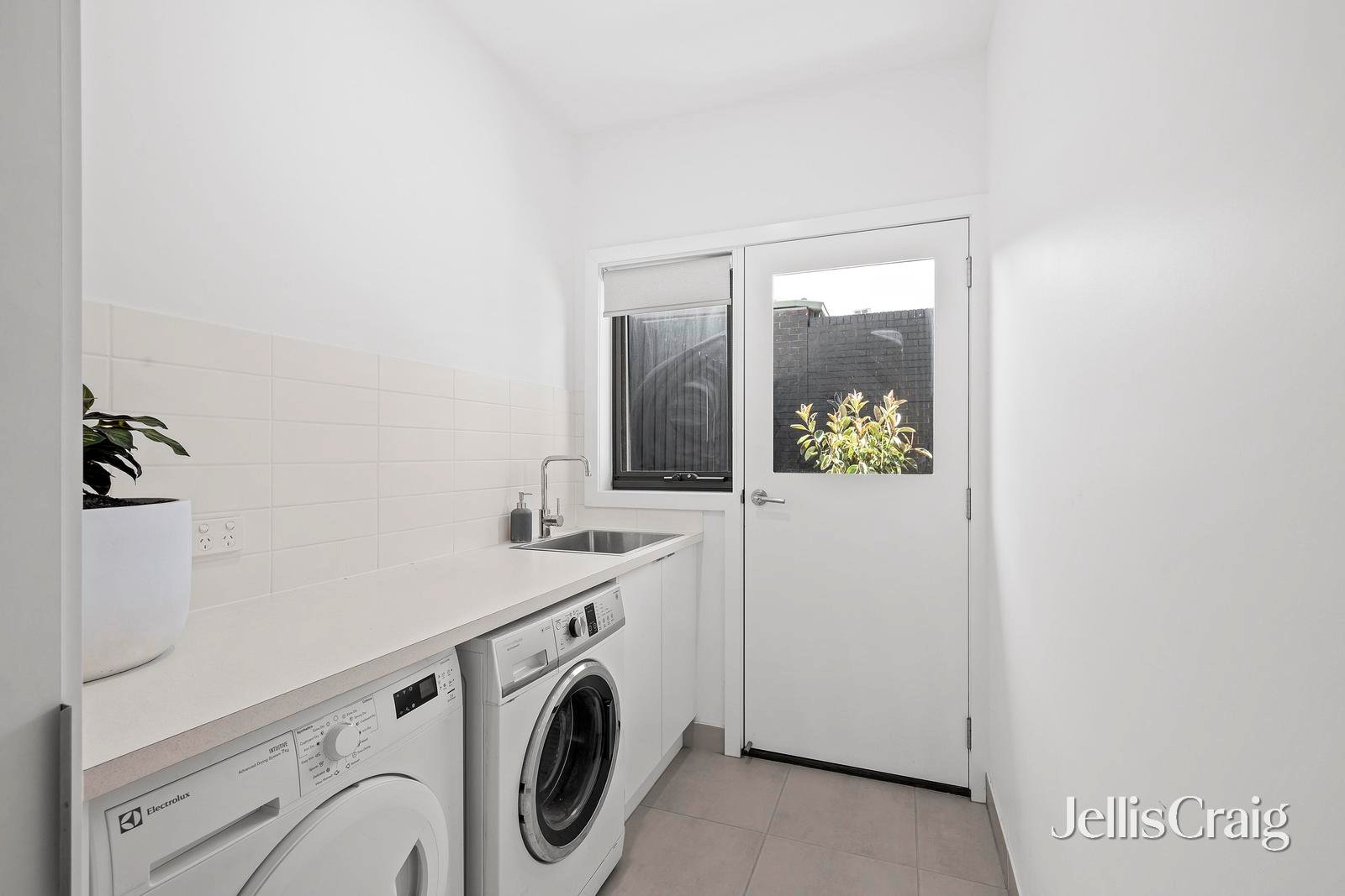 2/370 Maroondah Highway, Croydon image 16