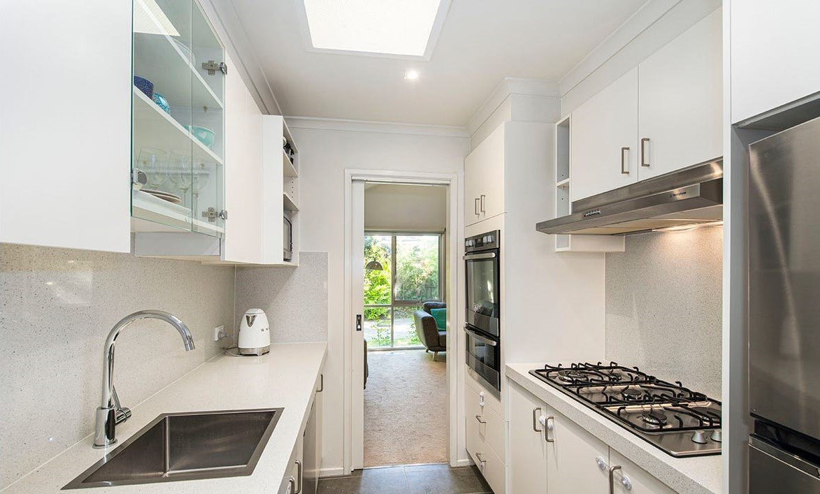 2/372 Middleborough Road, Blackburn image 4