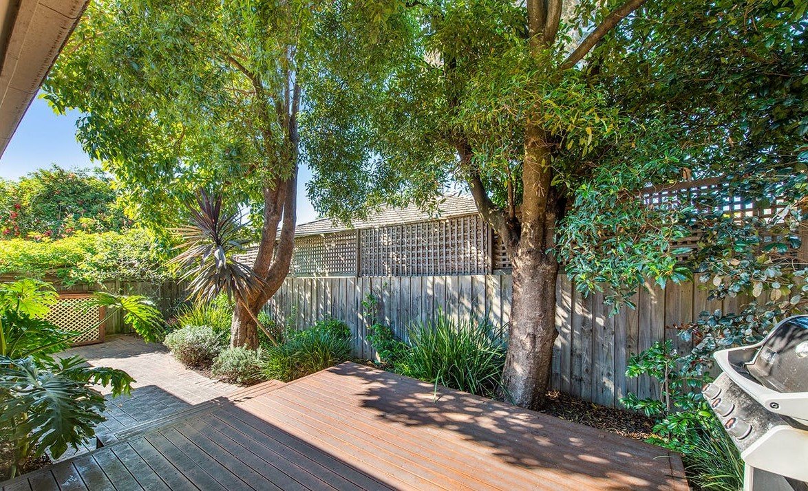 2/372 Middleborough Road, Blackburn image 9