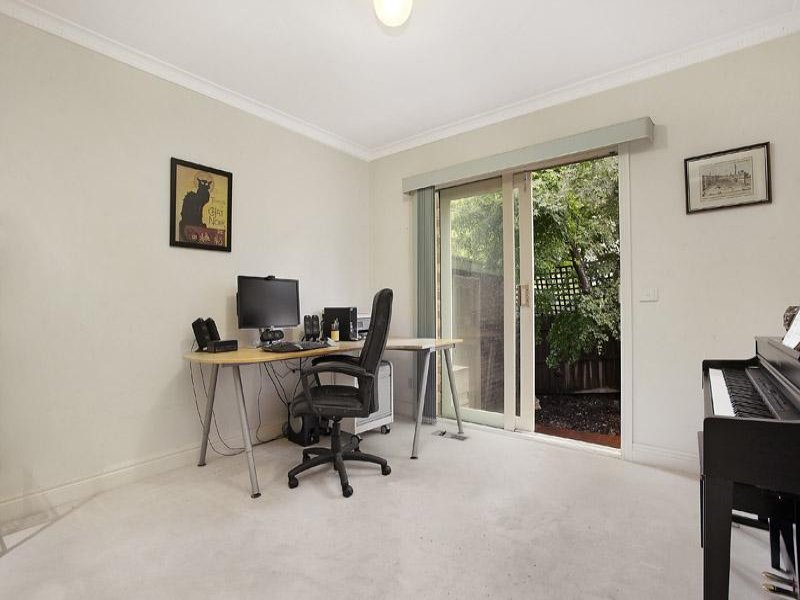 2/374 Belmore Road, Mont Albert North image 5