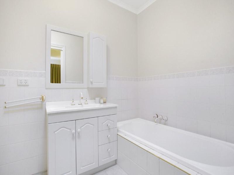 2/374 Belmore Road, Mont Albert North image 7