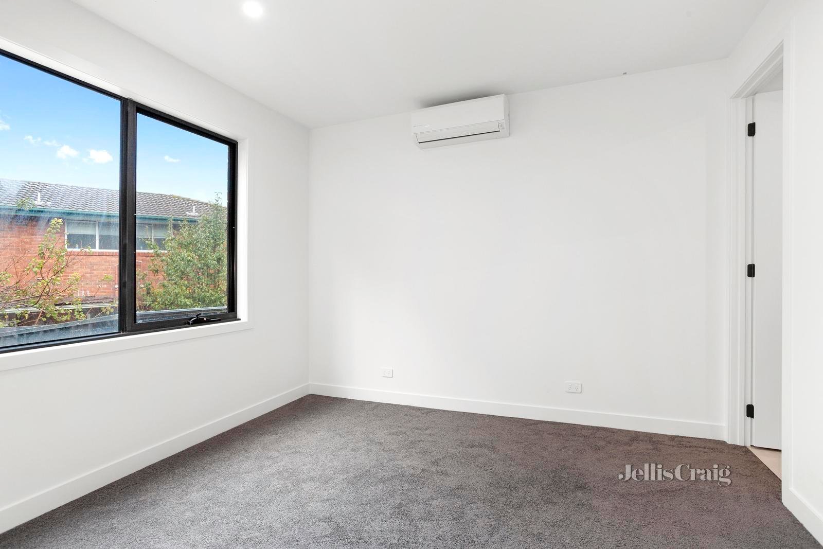 2/376 Lower Plenty Road, Viewbank image 5