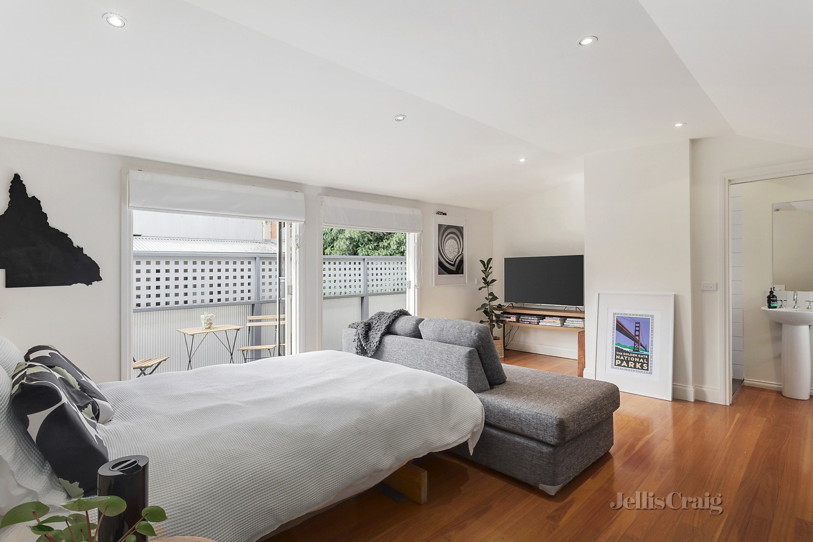 238 Barkers Road, Hawthorn image 10