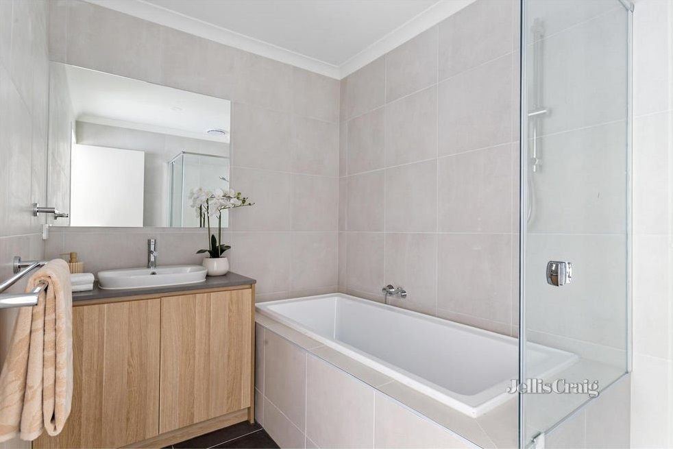 2/38 Leigh Road, Croydon image 6