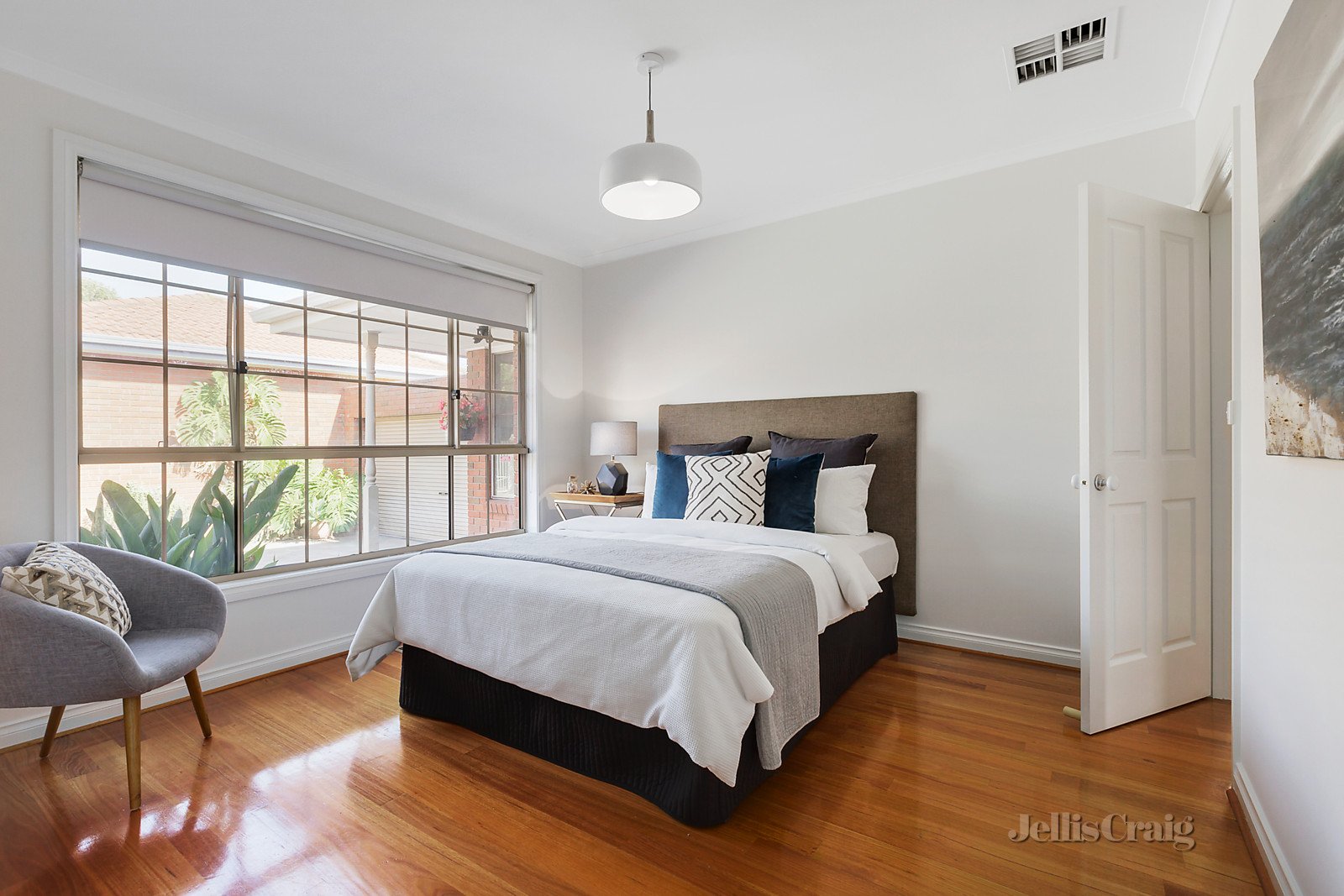 2/38 Loranne Street, Bentleigh image 5