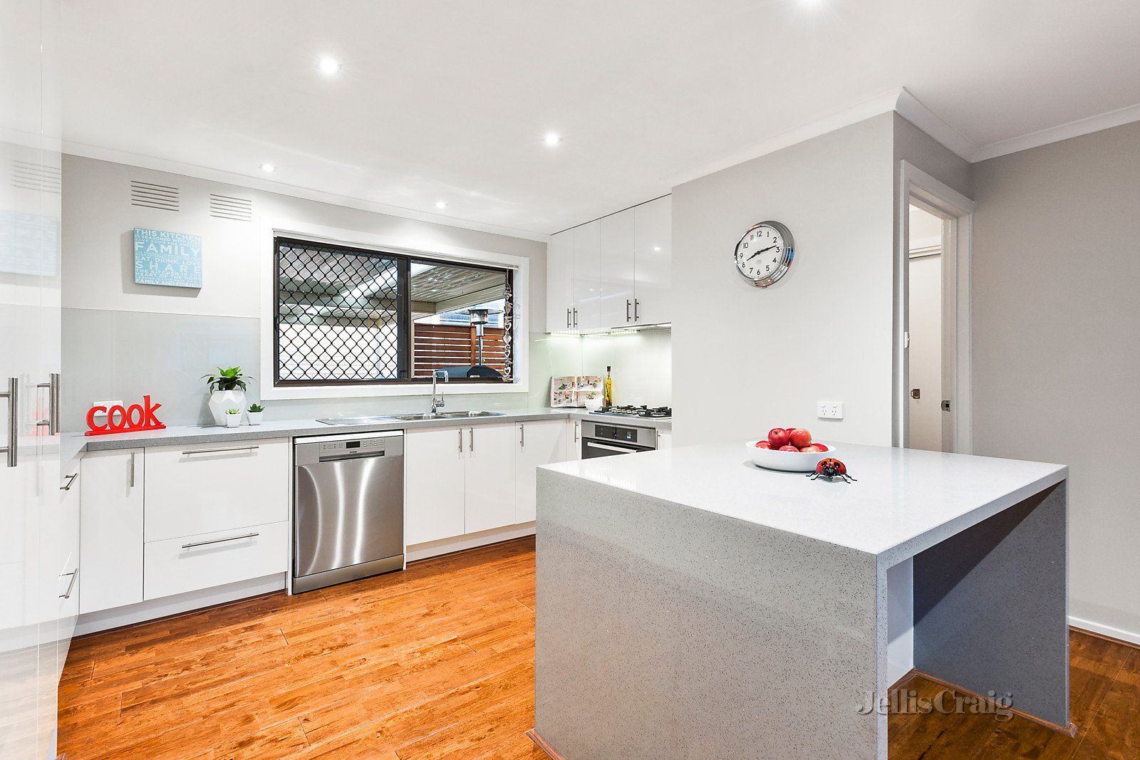 238 Plenty River Drive, Greensborough image 3