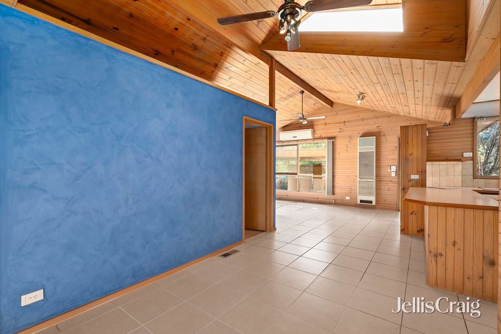 2/38 Sherbrook Avenue, Ringwood image 4