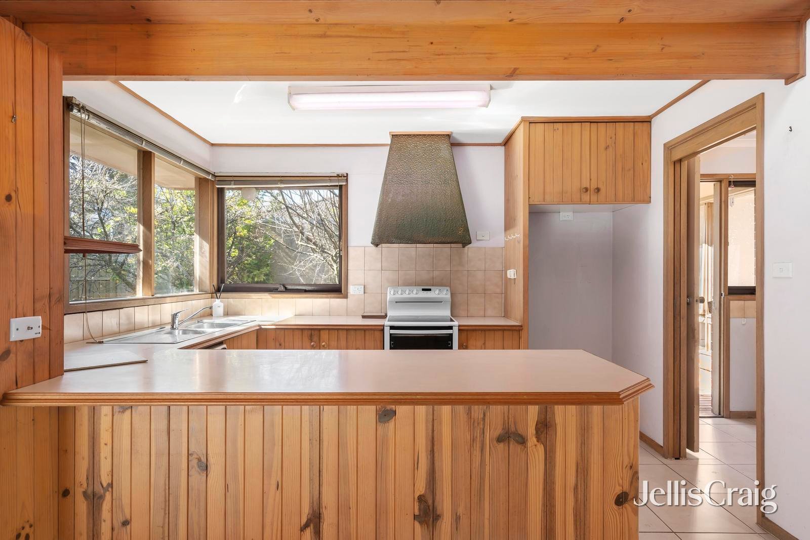 2/38 Sherbrook Avenue, Ringwood image 5