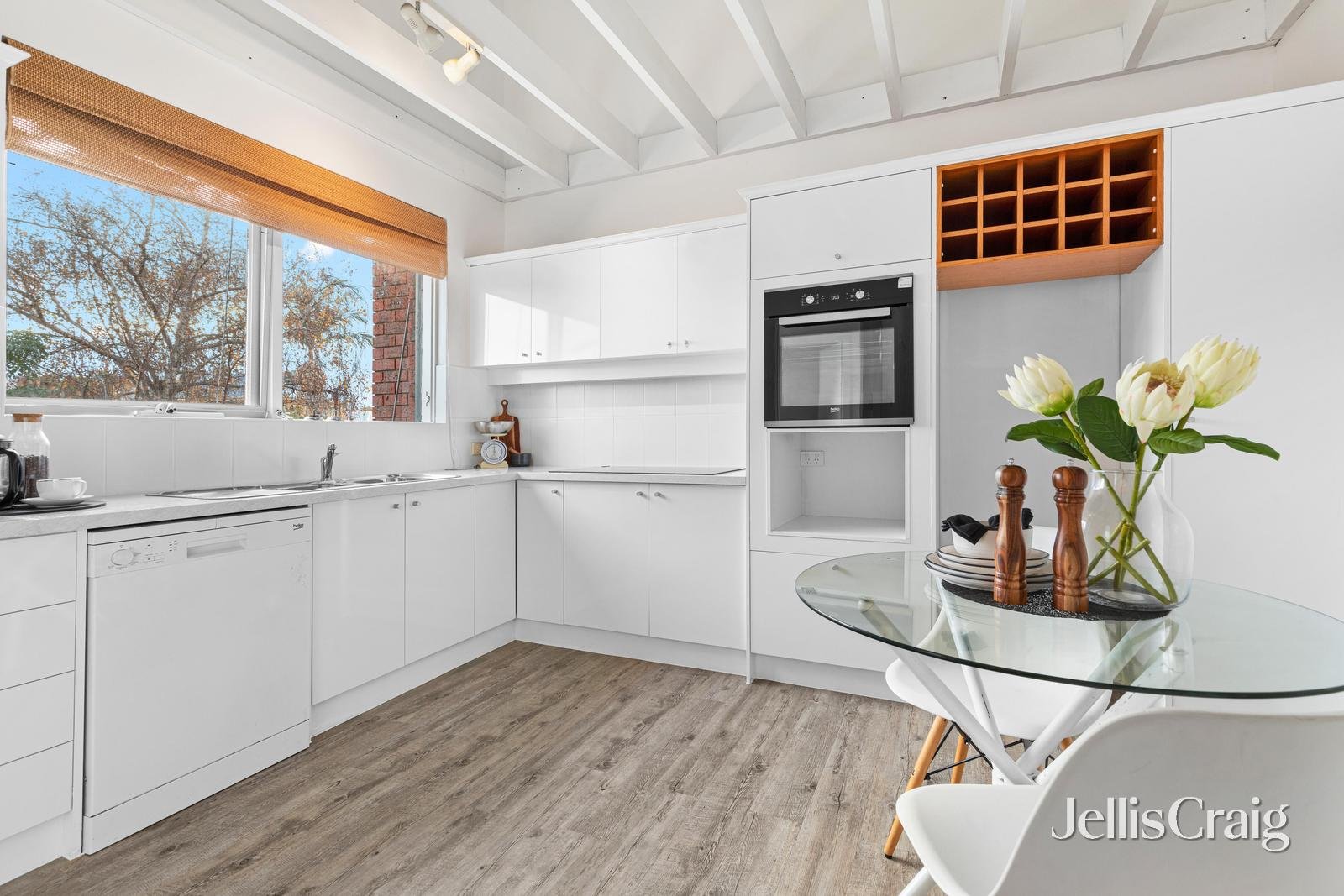 23/8 The Strand, Williamstown image 3