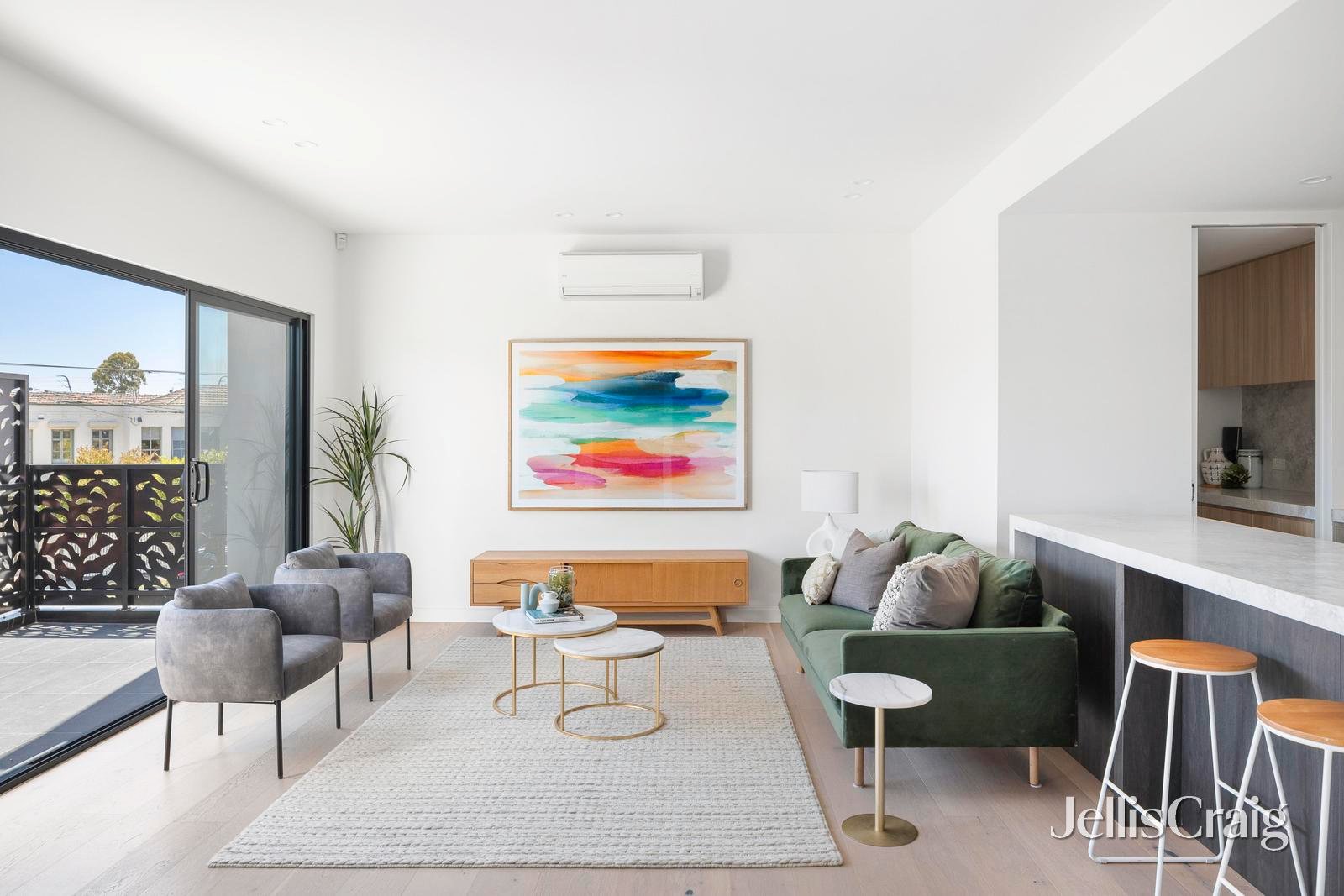 2/38 Toolambool Road, Carnegie image 3