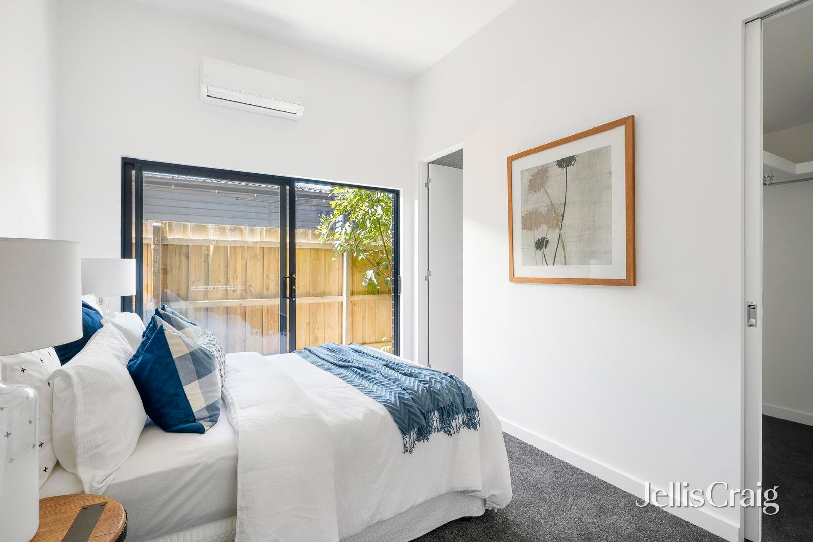 2/38 Toolambool Road, Carnegie image 9